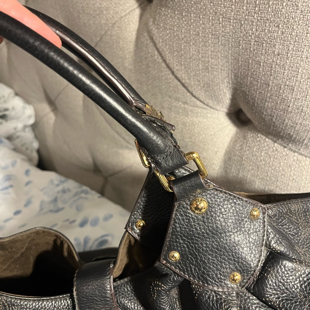 Louis Vuitton Black Leather Shoulder Bag - Picture 10 of 16